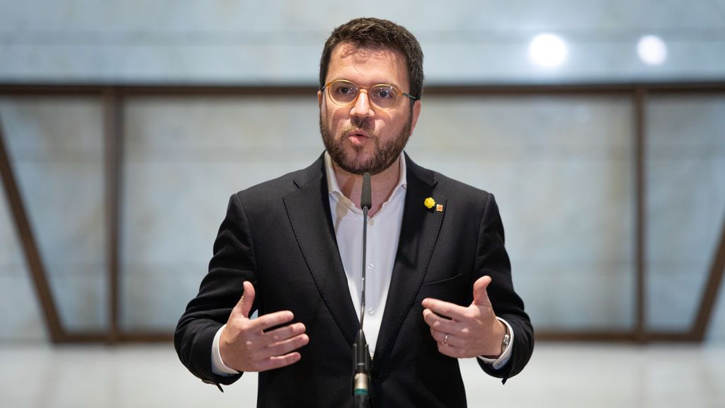 Aragonès apoya a los Mossos y plantea llevar al Parlament el debate sobre el modelo policial Aragonès apoya a los Mossos y plantea llevar al Parlament el debate sobre el modelo policial