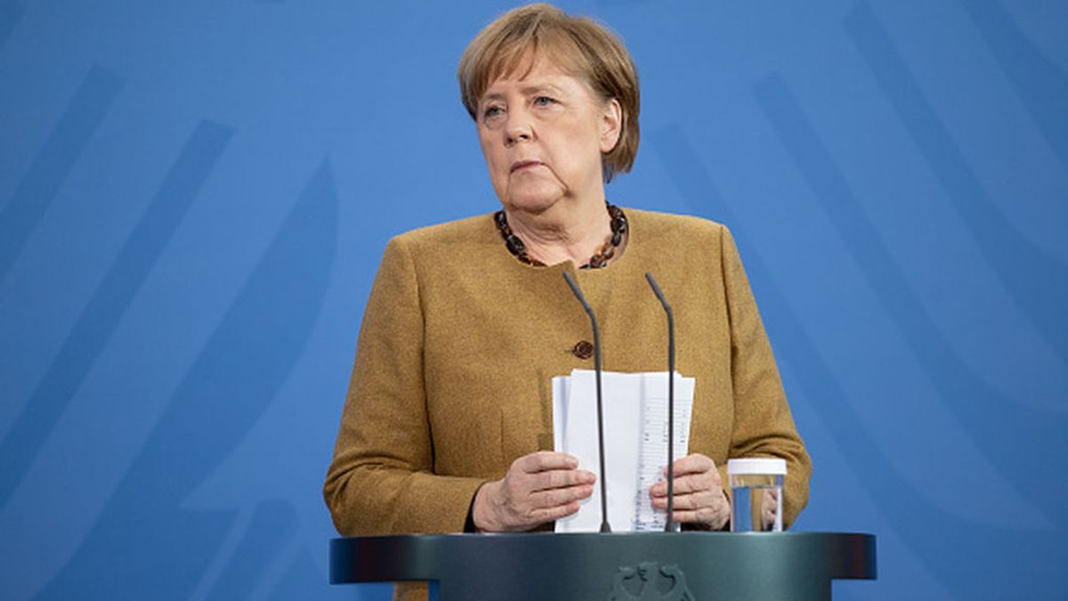 Alemania ante el uso de la vacuna de AstraZeneca: ¿Debería vacunarse Merkel y dar ejemplo?