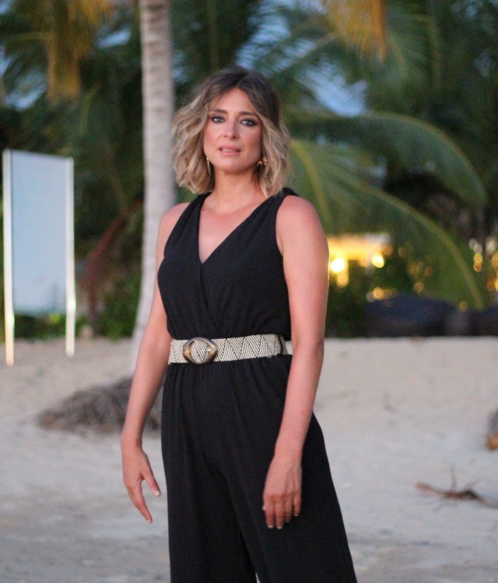 Sandra Barneda vuelve a sorprender en 'La isla de las tentaciones': los looks de la presentadora en el quinto programa