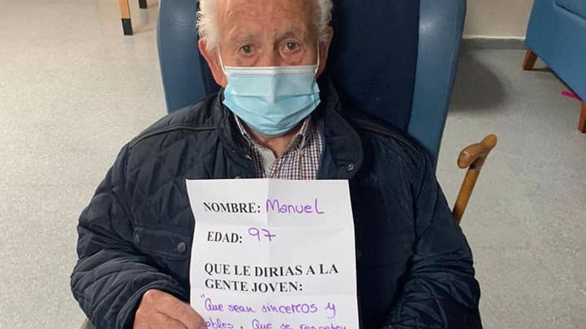 Los abuelos de un centro de día de Jaén enternecen con sus consejos sobre el amor: “Que disfruten ahora que pueden” Los abuelos de un centro de día de Jaén enternecen con sus consejos sobre el amor: “Que disfruten ahora que pueden”
