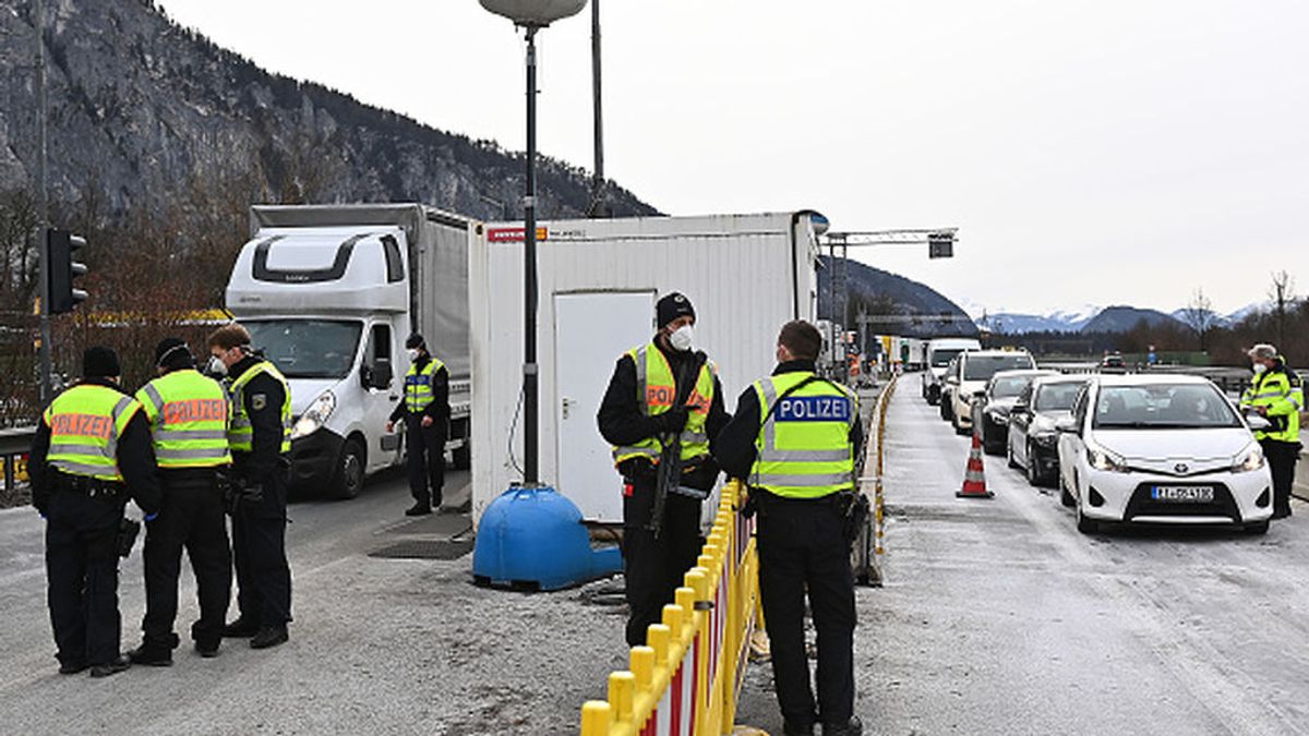 Bruselas exige a seis Estados miembros que abran las fronteras Bruselas exige a seis Estados miembros que abran las fronteras