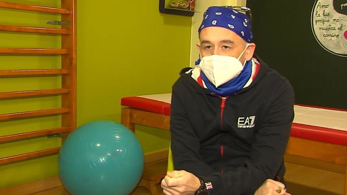 Telmo, el concejal de Ourense que perdió 15 kilos tras la covid, inicia su recuperación fuera del hospital Telmo, el concejal de Ourense que perdió 15 kilos tras la covid, inicia su recuperación fuera del hospital