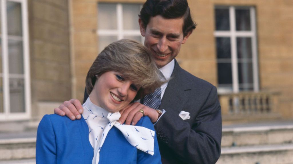 Posado el día del compromiso entre Lady Di y el príncipe Carlos