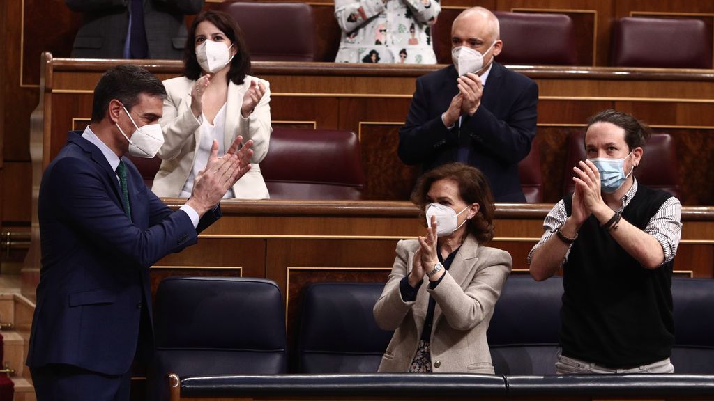 Sánchez pide a Podemos "bajar los decibelios" para poder resolver sus diferencias Sánchez pide a Podemos "bajar los decibelios" para poder resolver sus diferencias