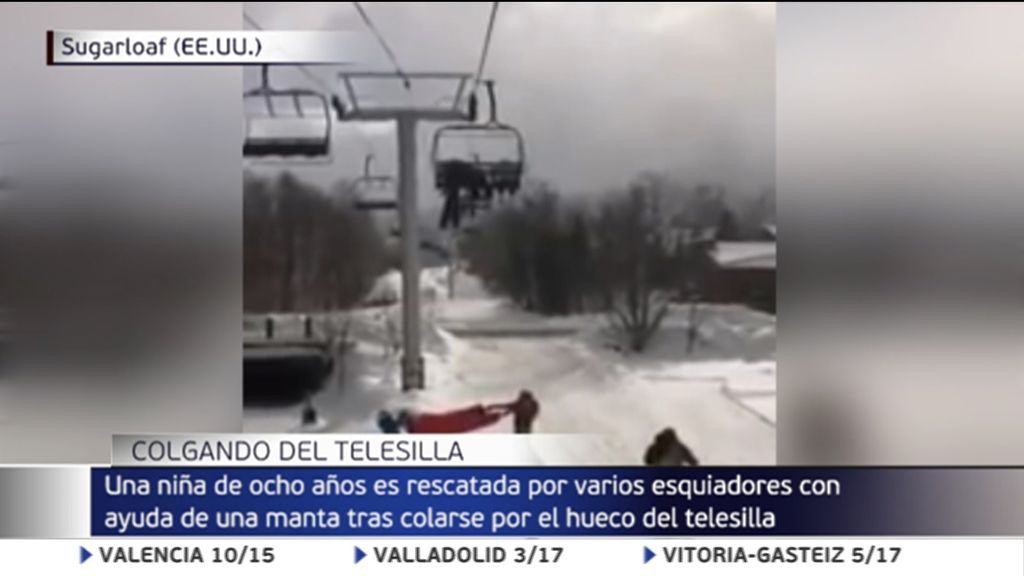 Angustioso rescate de una niña de ocho años en una estación de esquí: se quedó colgando del telesilla