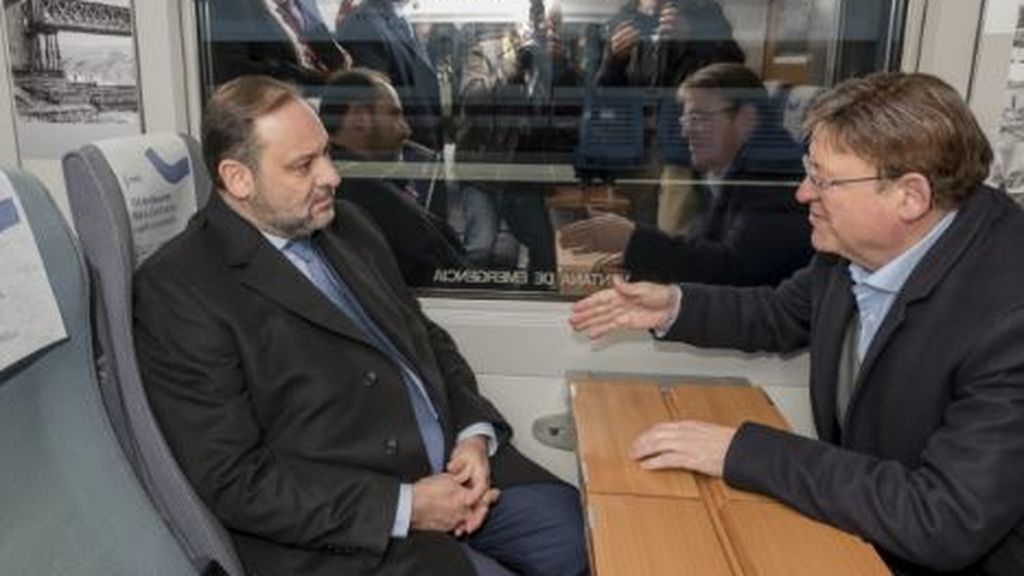 Renfe cree que hay "mala fe" en las críticas del PP a la foto de Ábalos y Ximo Puig en un AVE a Valencia Renfe cree que hay "mala fe" en las críticas del PP a la foto de Ábalos y Ximo Puig en un AVE a Valencia