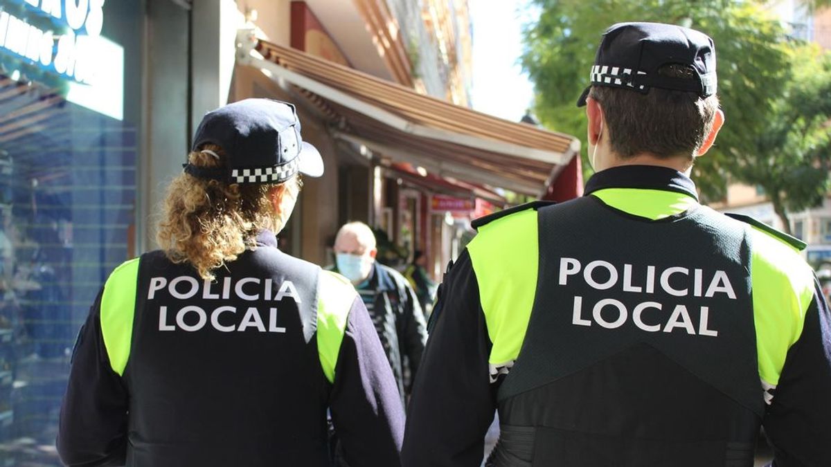 Policías locales piden al ministerio no ser vacunados con AstraZeneca por los efectos secundarios Policías locales piden al ministerio no ser vacunados con AstraZeneca por los efectos secundarios