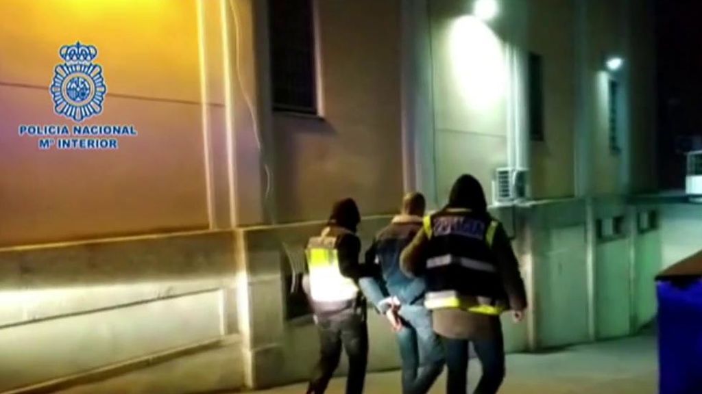 Dos detenidos por agredir con un palo y un patinete a una policía en los disturbios a favor de Pablo Hasél