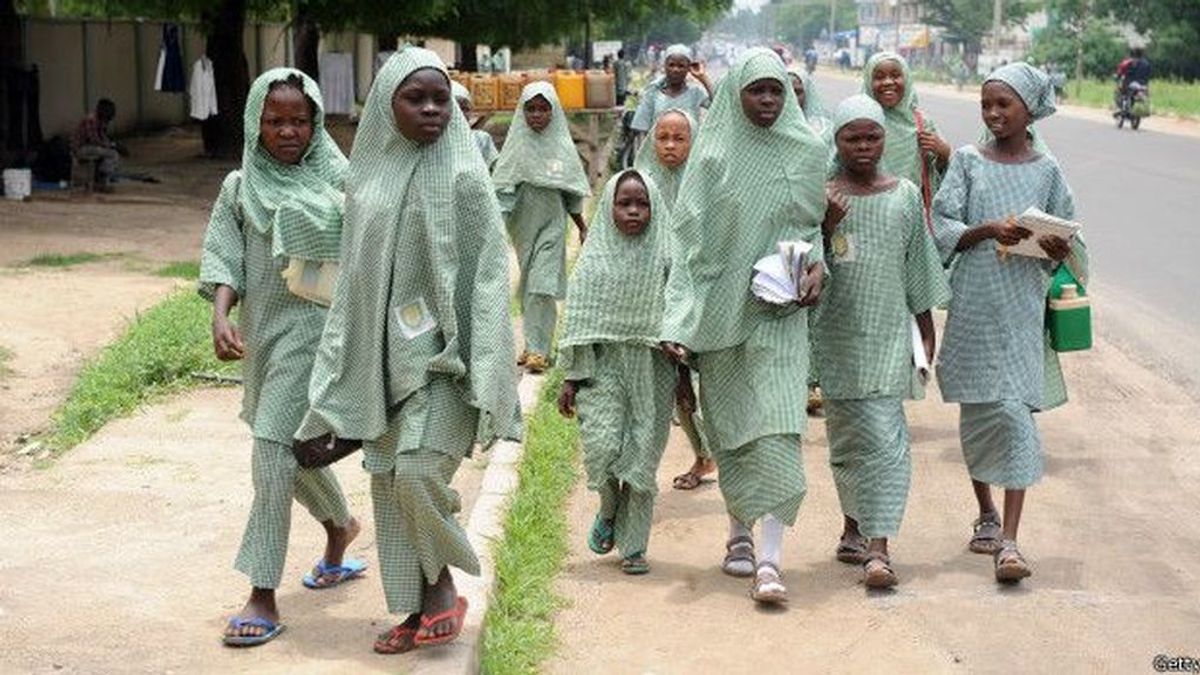 Secuestran a casi 300 alumnas de una escuela en el noroeste de Nigeria