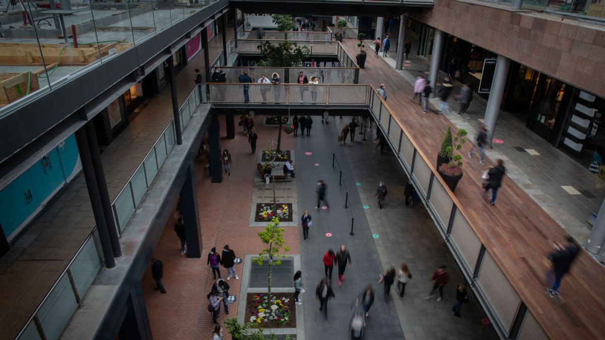 Los centros comerciales podrán abrir entre semana en Cataluña Los centros comerciales podrán abrir entre semana en Cataluña