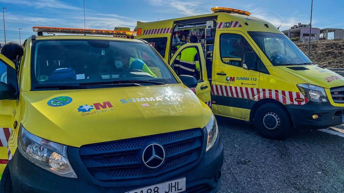 Un conductor muere en Madrid embestido por otro coche al quedarse sin gasolina en mitad de la R-5 Un conductor muere en Madrid embestido por otro coche al quedarse sin gasolina en mitad de la R-5