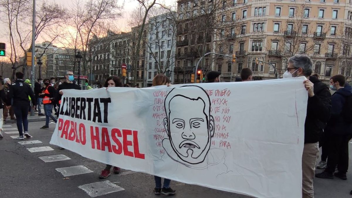 Tres columnas de manifestantes llegan al centro de Barcelona en apoyo a Hasel