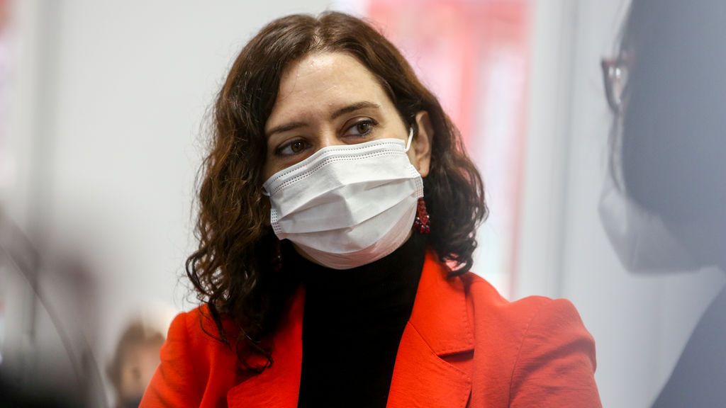 Ayuso insiste en que Madrid tiene la logística adecuada para vacunar pero "no las dosis suficientes" Ayuso insiste en que Madrid tiene la logística adecuada para vacunar pero "no las dosis suficientes"
