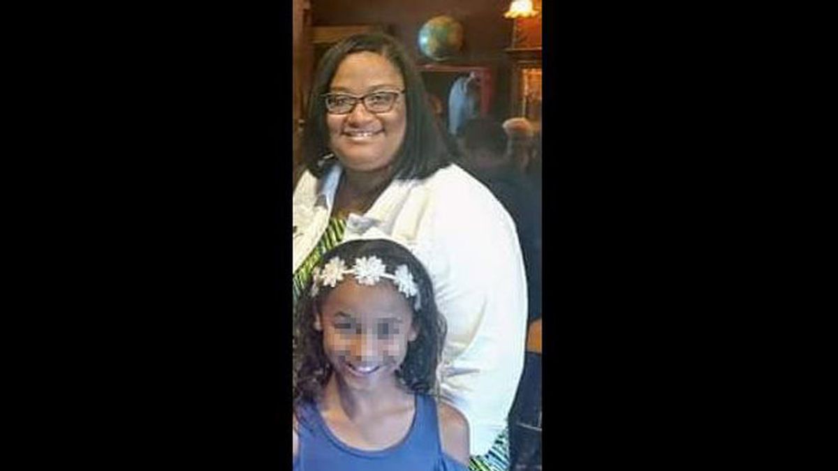 Una niña de 11 años encuentra muertos a sus padres en el sótano de su casa: se aislaron tras dar positivo en covid