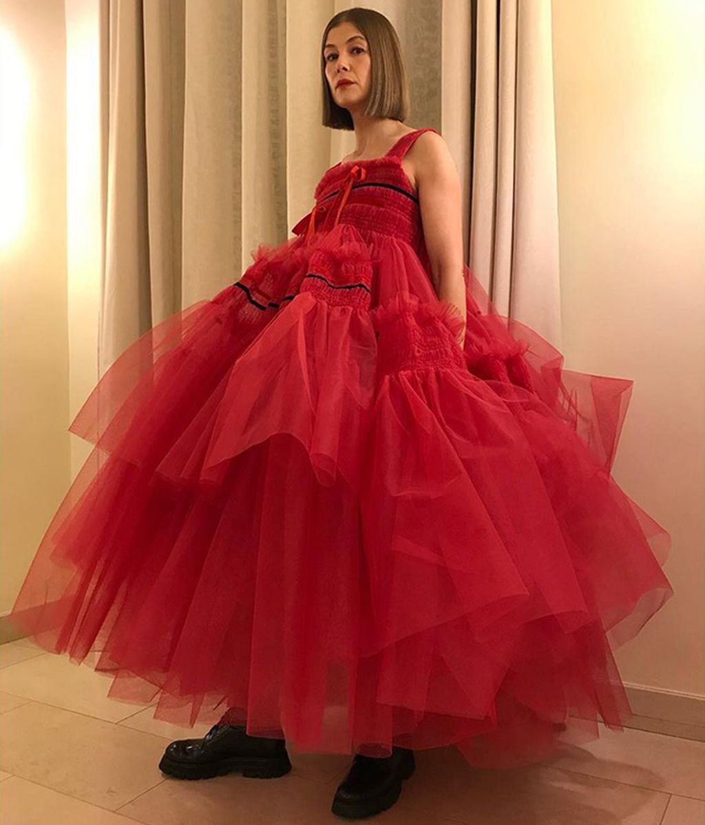 Vestidos de gala, en casa: la no alfombra roja de los Globos de Oro 2021