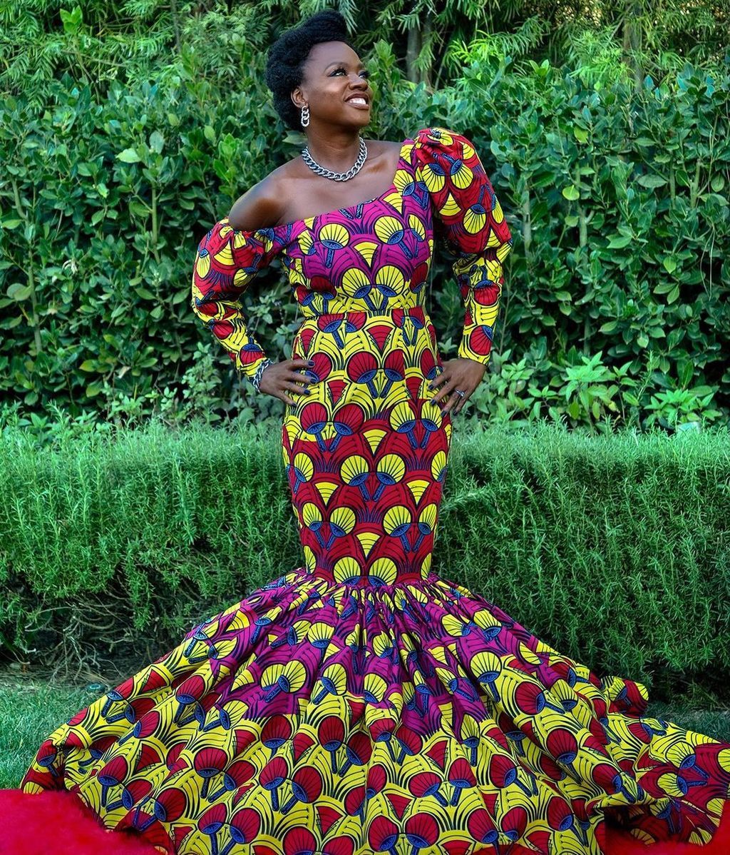 Vestidos de gala, en casa: la no alfombra roja de los Globos de Oro 2021