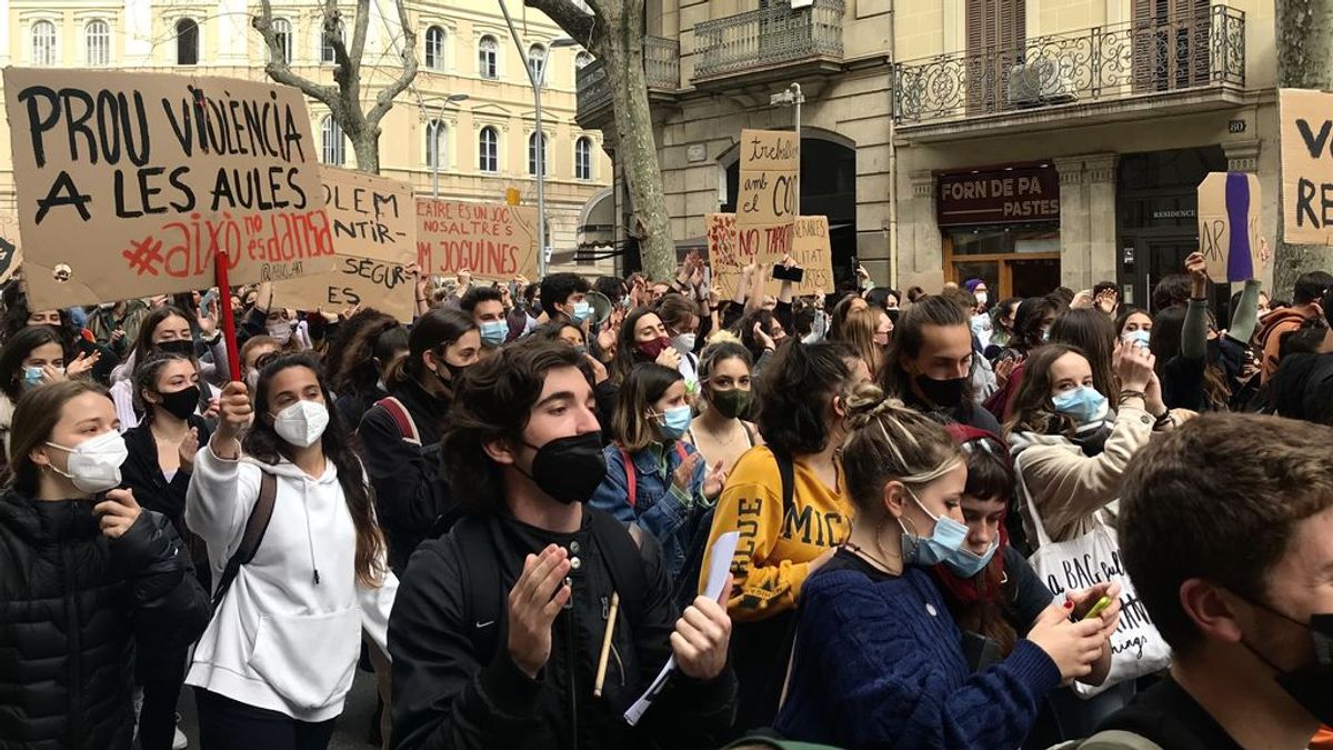 Los alumnos del Institut del Teatre, en huelga por los presuntos abusos del profesor Joan Ollé Los alumnos del Institut del Teatre, en huelga por los presuntos abusos del profesor Joan Ollé