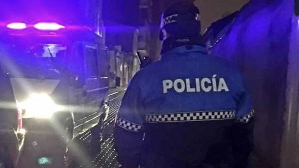 Interceptado un conductor ebrio que circuló 4Km en sentido contrario sin seguro y con ITV caducada Interceptado un conductor ebrio que circuló 4Km en sentido contrario sin seguro y con ITV caducada