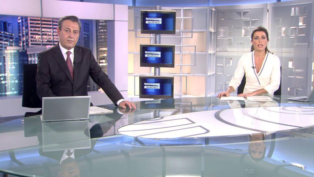 Con José Ribagorda y Ángeles Blanco Informativos Telecinco 2021 Noche 28/02/2021