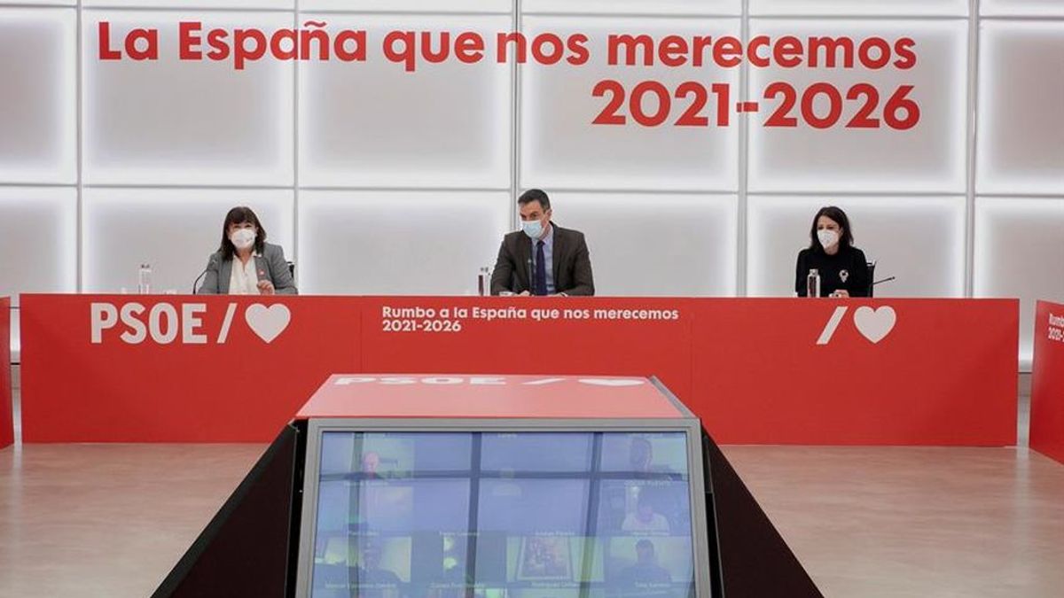 El PSOE, sobre la encuesta de NIUS: "El 100% de la Ejecutiva está convencida de que agotaremos la legislatura" El PSOE, sobre la encuesta de NIUS: "El 100% de la Ejecutiva está convencida de que agotaremos la legislatura"