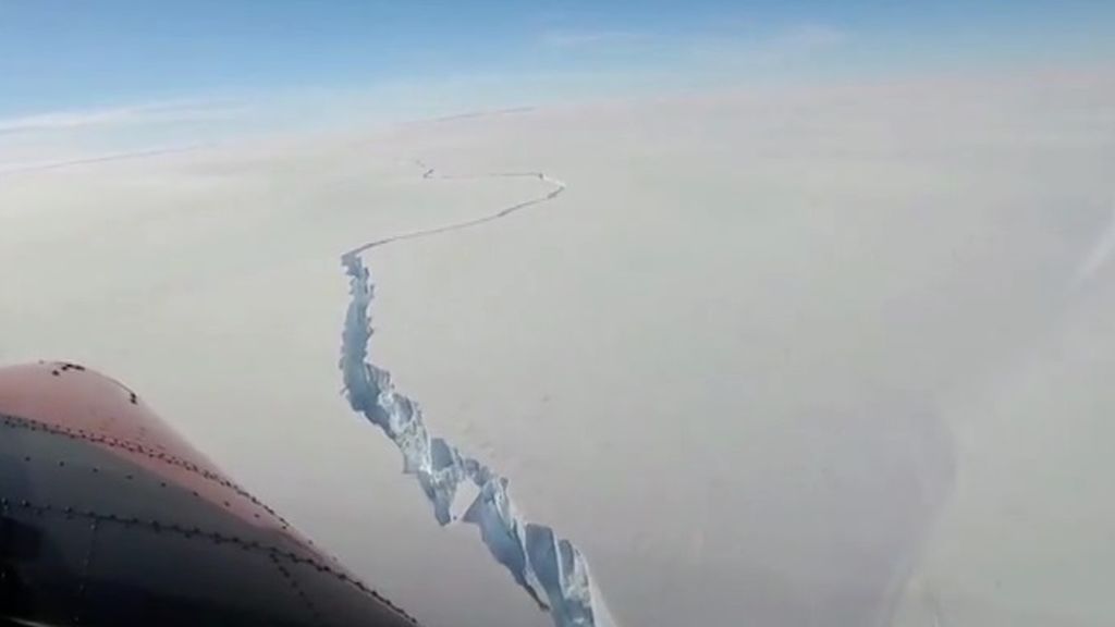 Un enorme iceberg del tamaño de Londres se desprende en la Antártida