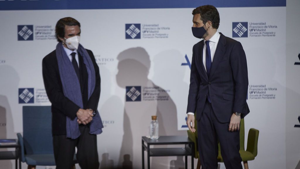Casado: "Pinchan en hueso los que pretendan dividir a la nueva generación del PP con nuestros predecesores" Casado: "Pinchan en hueso los que pretendan dividir a la nueva generación del PP con nuestros predecesores"