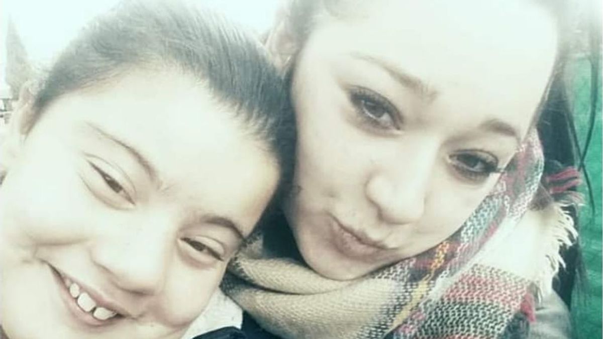 Olvidan durante 6 horas en el bus escolar a una niña con discapacidad: “Encerrada sin comer, beber o ir al baño” Olvidan durante 6 horas en el bus escolar a una niña con discapacidad: “Encerrada sin comer, beber o ir al baño”