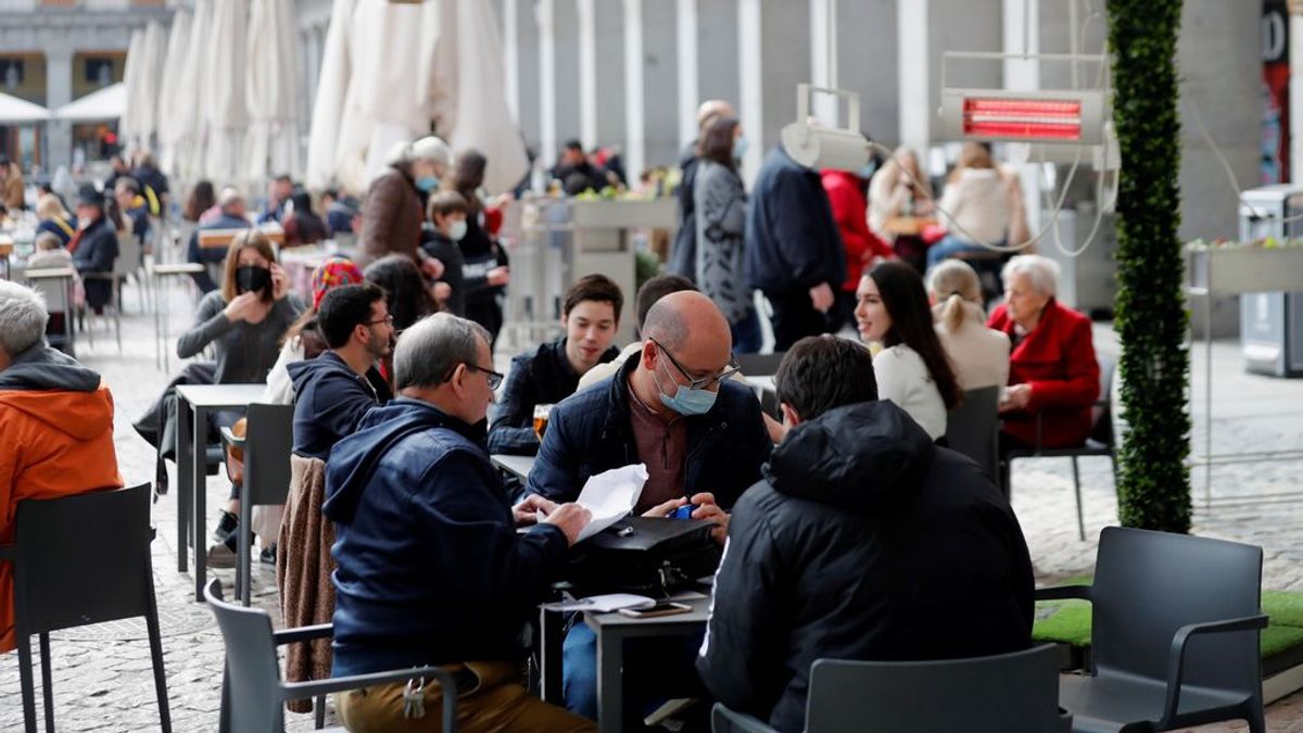 La España de las dos velocidades: la caída en picado de Extremadura contrasta con el descenso en horizontal de Madrid La España de las dos velocidades: la caída en picado de Extremadura contrasta con el descenso en horizontal de Madrid
