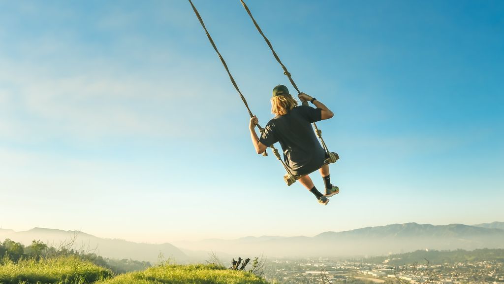Entre la tierra y el cielo. Estos son los columpios famosos de Instagram que te darán fotones