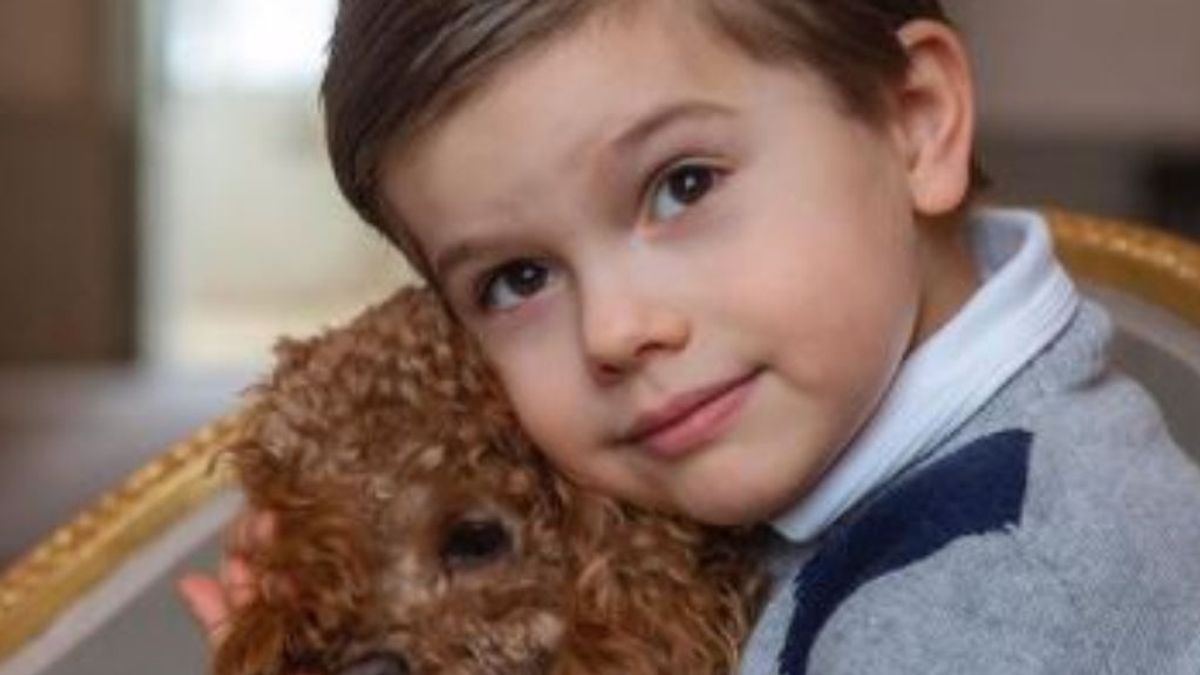 El príncipe Oscar de Suecia cumple cinco años y su familia lo celebra con una sesión de fotos El príncipe Oscar de Suecia cumple cinco años y su familia lo celebra con una sesión de fotos