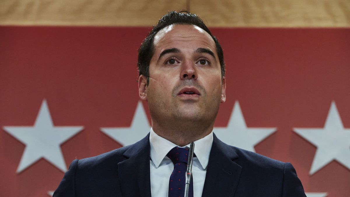 La Comunidad de Madrid se plantea levantar el toque de queda "en los próximos días" La Comunidad de Madrid se plantea levantar el toque de queda "en los próximos días"