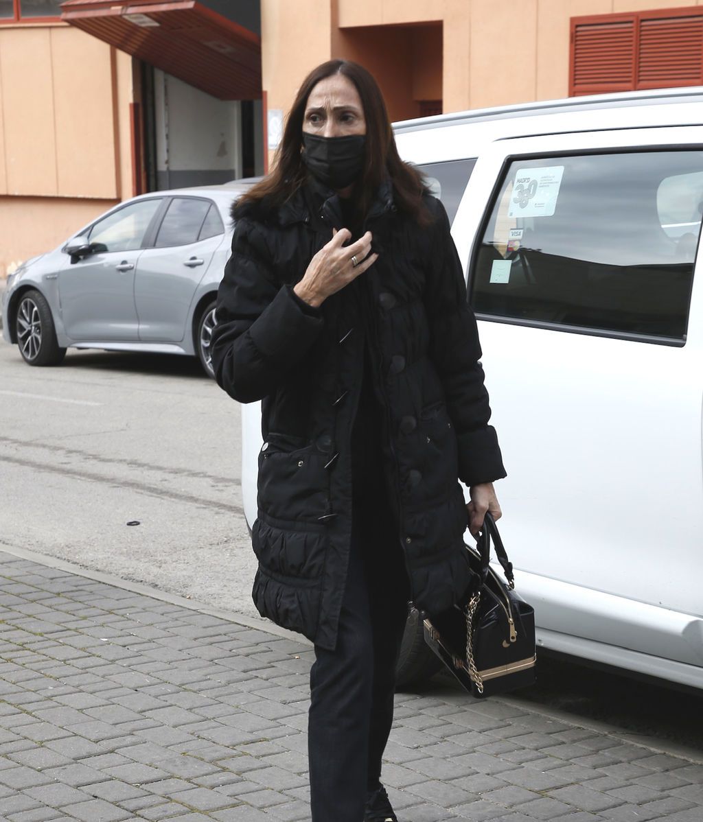 María Barranco llega al Tanatorio Norte de Madrid