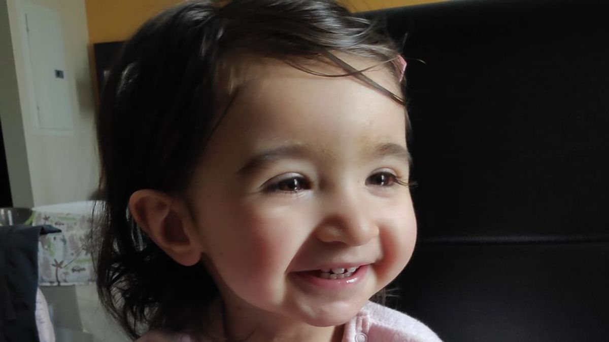 Zoe vuelve a casa para disfrutar de una "vida normal": La pequeña ha sido intervenida con éxito de cardiopatía que ponía en peligro su vida Zoe vuelve a casa para disfrutar de una "vida normal": La pequeña ha sido intervenida con éxito de cardiopatía que ponía en peligro su vida