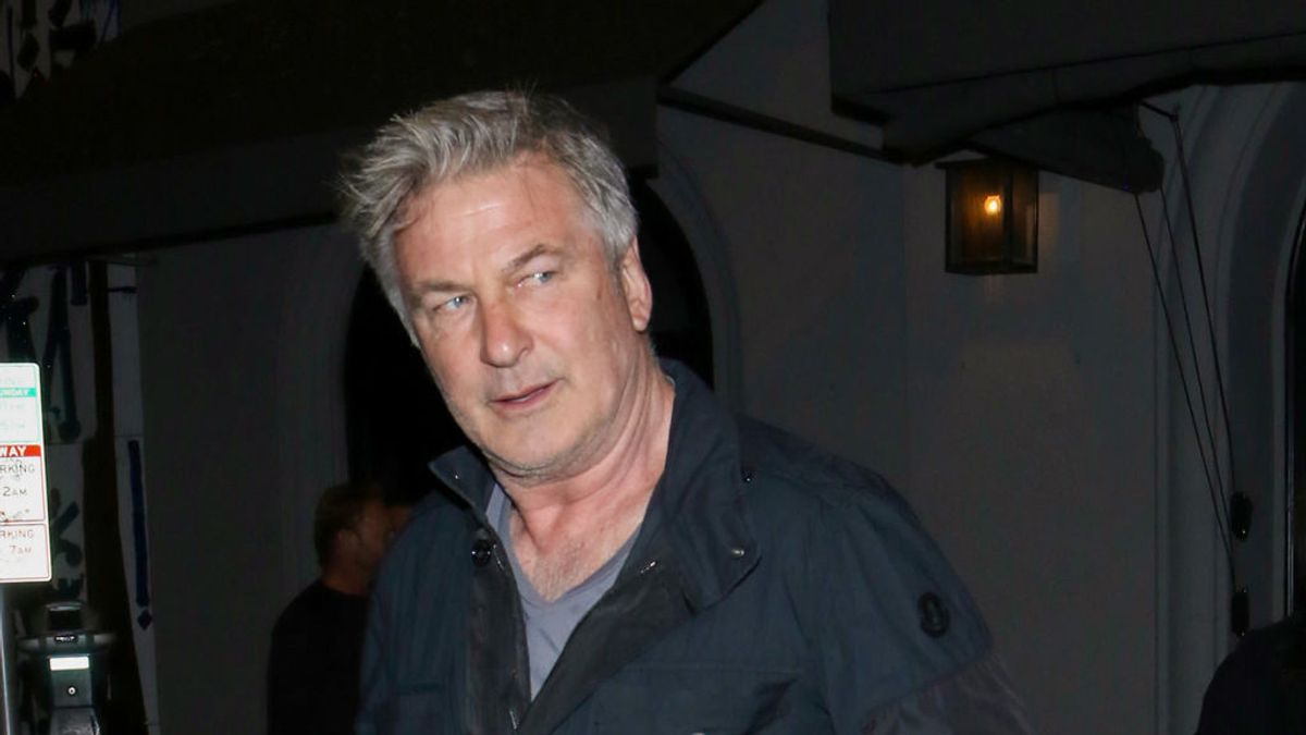 Alec Baldwin estalla contra los 'haters' que cuestionan su sexto bebé con Hilaria: "Cerrad la boca" Alec Baldwin estalla contra los 'haters' que cuestionan su sexto bebé con Hilaria: "Cerrad la boca"