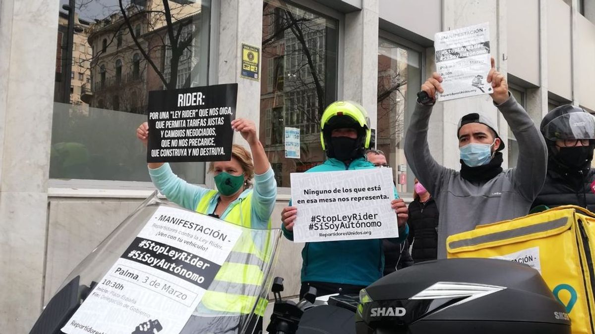 Más de 2.000 'riders' reclaman al Gobierno poder elegir ser asalariado o autónomo Más de 2.000 'riders' reclaman al Gobierno poder elegir ser asalariado o autónomo