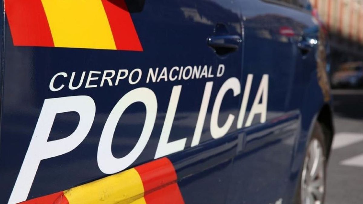 Detienen a un profesor en Madrid que presuntamente acosaba a alumnas de 14 y 16 años