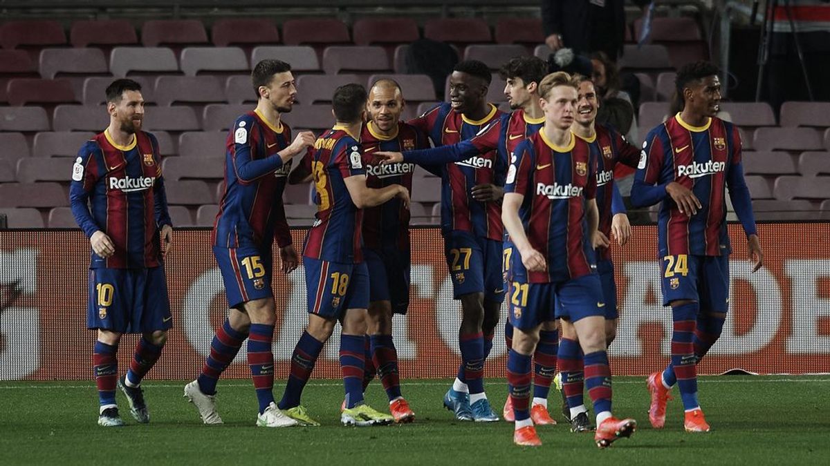 Los jugadores del Barcelona celebran el gol de Braithwaite.