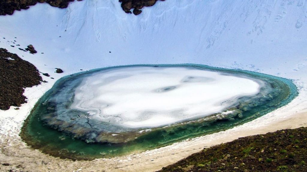 El misterio del lago de los esqueletos: ¿cómo y cuándo murieron las personas enterradas allí? El misterio del lago de los esqueletos: ¿cómo y cuándo murieron las personas enterradas allí?
