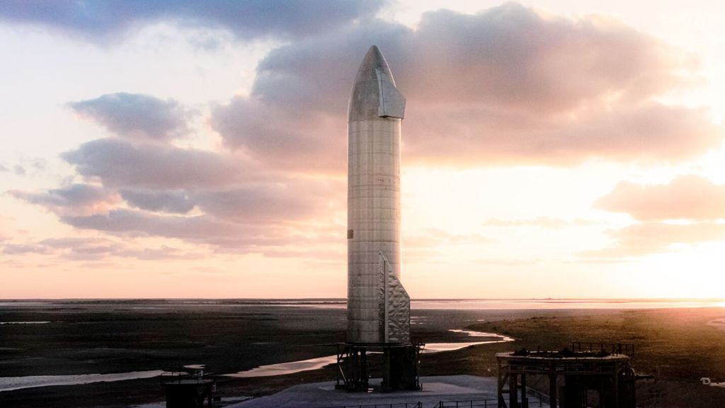 ¿Quieres ir a la luna? Cómo solicitar una de las ocho plazas gratis en la nave de Elon Musk