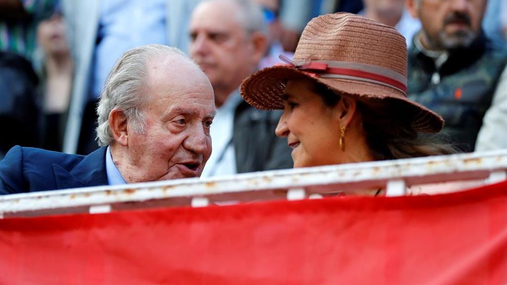 Dimite el secretario de Despoblación de León del PSOE por pedir "la guillotina para los Borbones" Dimite el secretario de Despoblación de León del PSOE por pedir "la guillotina para los Borbones"