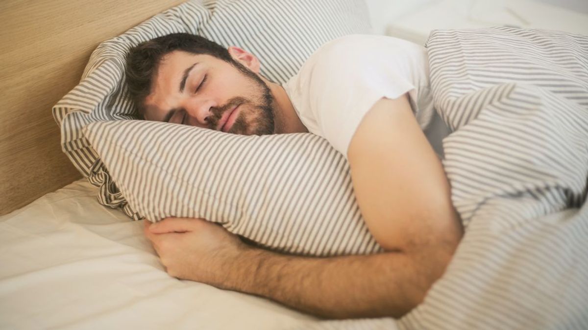 Una doctora comparte un truco para quedarse dormido más rápidamente: "No soy rara"