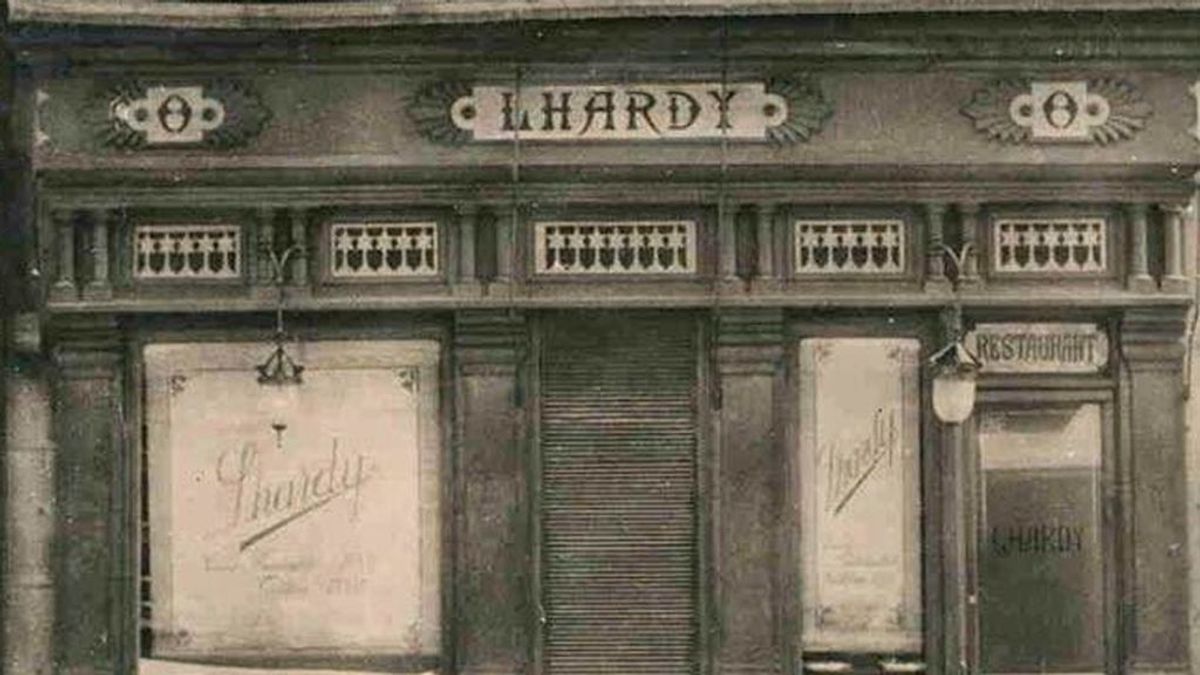 El Lhardy, en horas bajas: un emblema de la gastronomía de Madrid que ha deleitado desde Azorín a C. Tangana El Lhardy, en horas bajas: un emblema de la gastronomía de Madrid que ha deleitado desde Azorín a C. Tangana