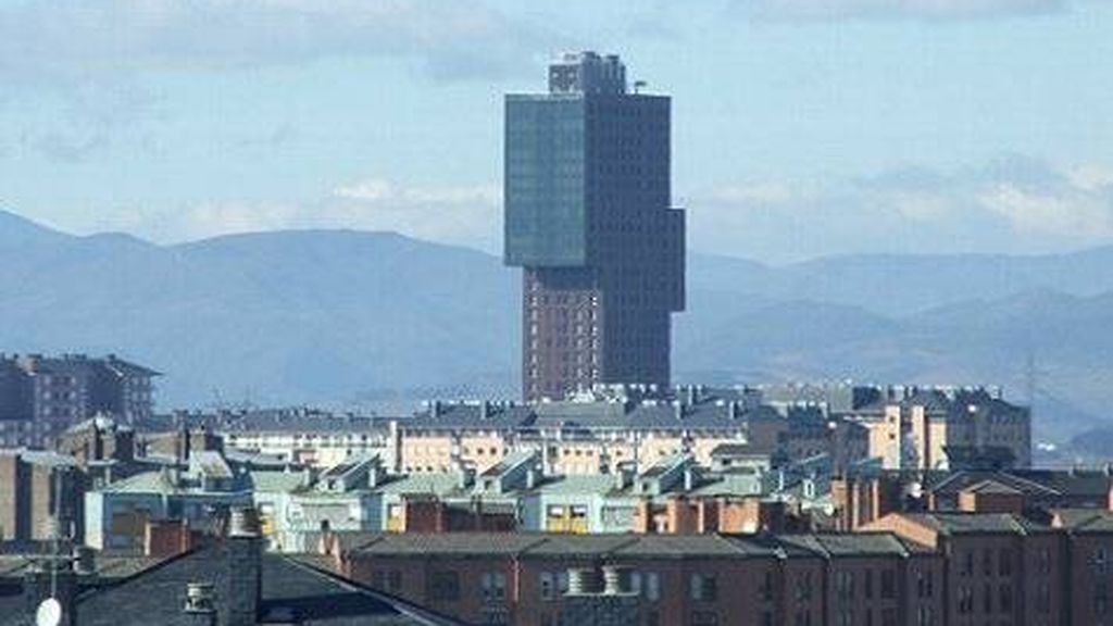 Forocoches quiere encontrar el edificio más feo de España y Twitter se vuelca con ejemplos