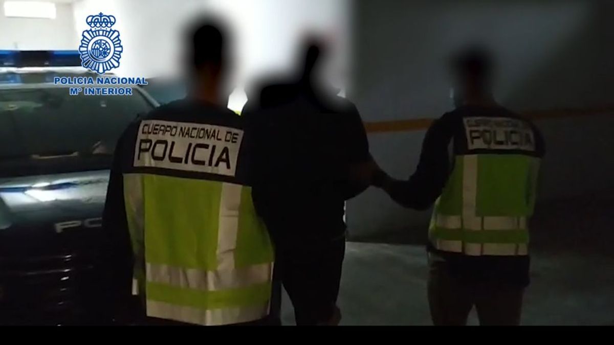 Detenido en Coria del Río a un ladrón de viviendas que utilizó a dos menores de 3 y 4 años para llevar lo robado Detenido en Coria del Río a un ladrón de viviendas que utilizó a dos menores de 3 y 4 años para llevar lo robado