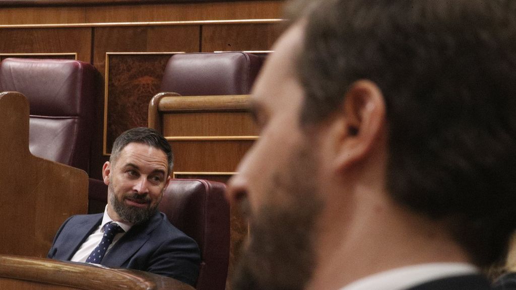 PP llama 'derechita novata' a Vox y se enzarza en una guerra 'tuitera' por los fondos europeos PP llama 'derechita novata' a Vox y se enzarza en una guerra 'tuitera' por los fondos europeos