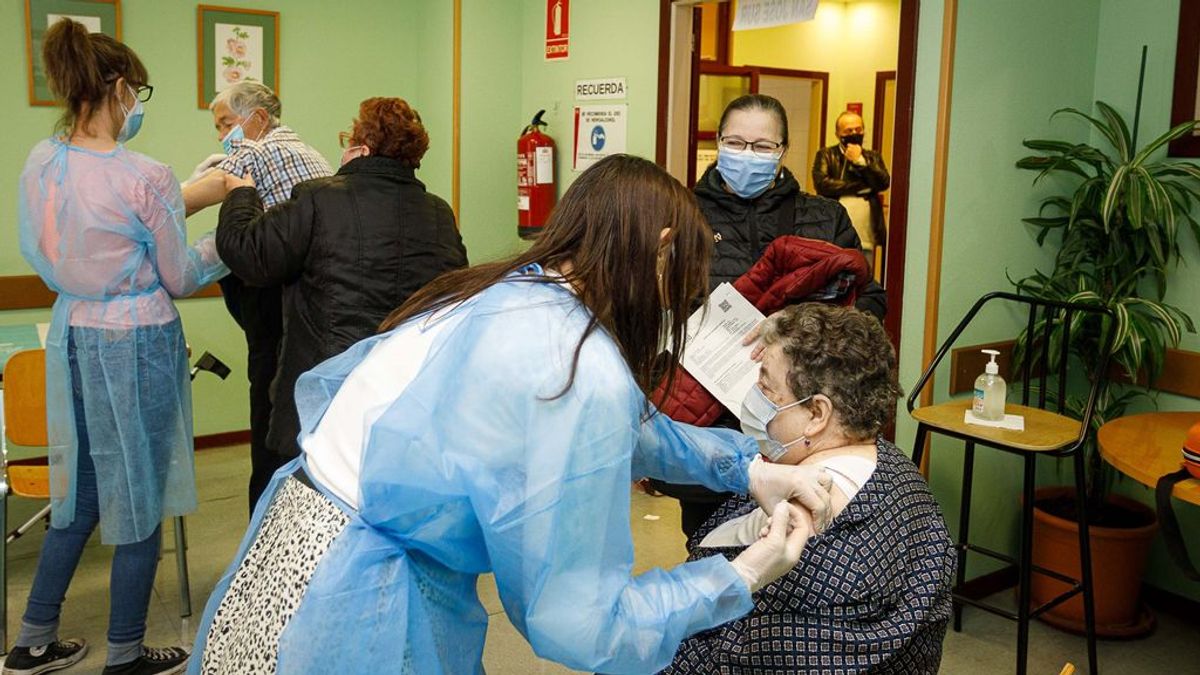 La Comunidad de Madrid prevé iniciar la vacunación de los mayores de 70 años a finales de marzo La Comunidad de Madrid prevé iniciar la vacunación de los mayores de 70 años a finales de marzo