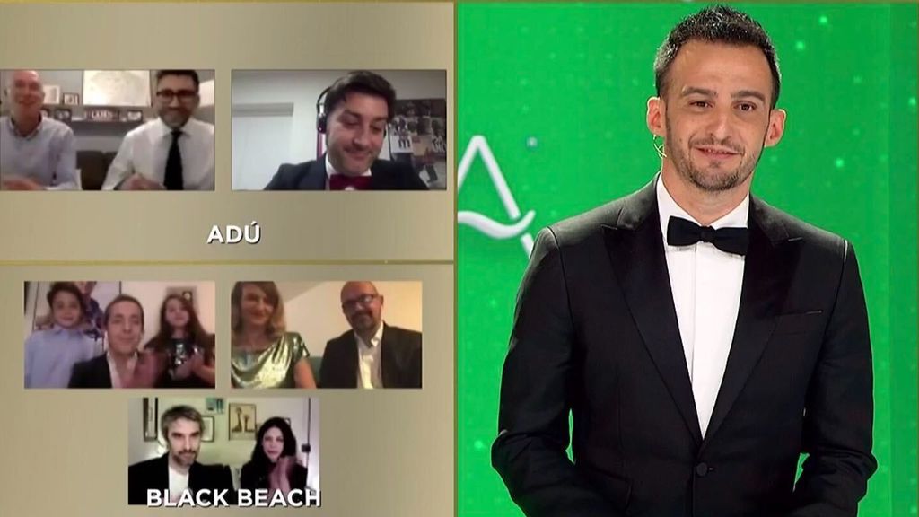 Amenábar entrega el Goya al mejor sonido al equipo de 'Adú'