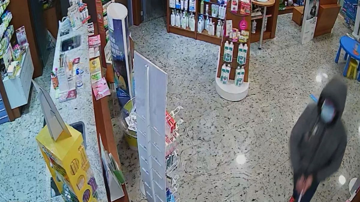 Detenido en Barcelona un ladrón reincidente que atracaba amenazando con contagiar el SIDA Detenido en Barcelona un ladrón reincidente que atracaba amenazando con contagiar el SIDA