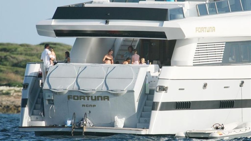 Patrimonio Nacional asumió los 1,2 millones de indemnizaciones de la tripulación del yate Fortuna de Juan Carlos I Patrimonio Nacional asumió los 1,2 millones de indemnizaciones de la tripulación del yate Fortuna de Juan Carlos I