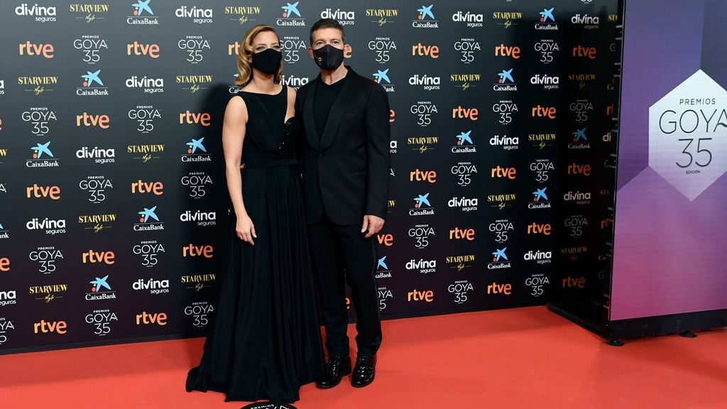 María Casado y Antonio Banderas en la alfombra roja de los Premios Goya 2021